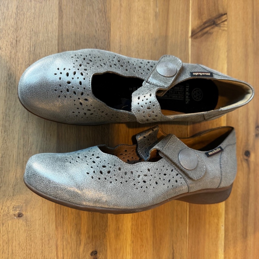 Mephisto Mobils Women 8 Silver Metallic Leather Perforated Mary Jane Flat Shoes